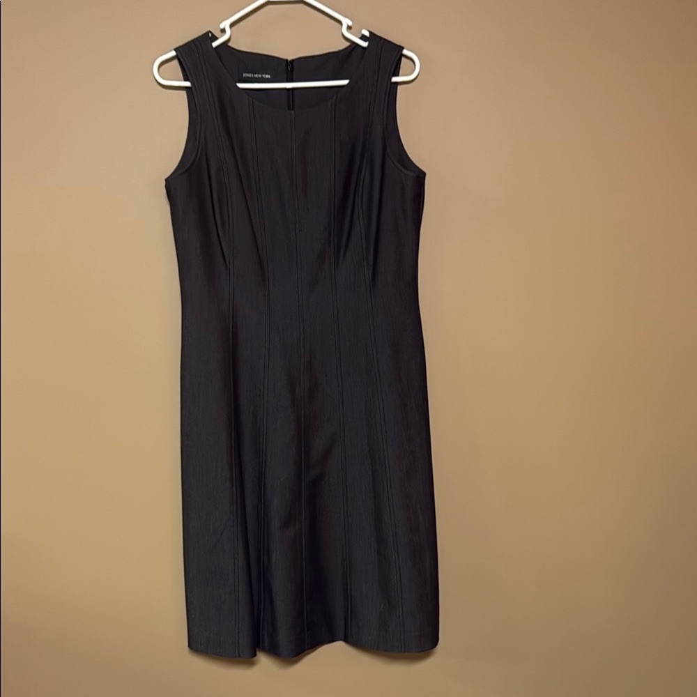 Jones of New York  Gray/Black Sleeveless Dress. Womens 10.  Excellent Condition